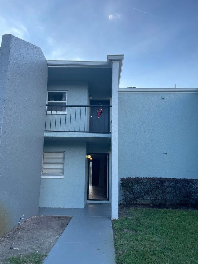 Foto principal - 1bed/1bath Condo in Somerset community $11...