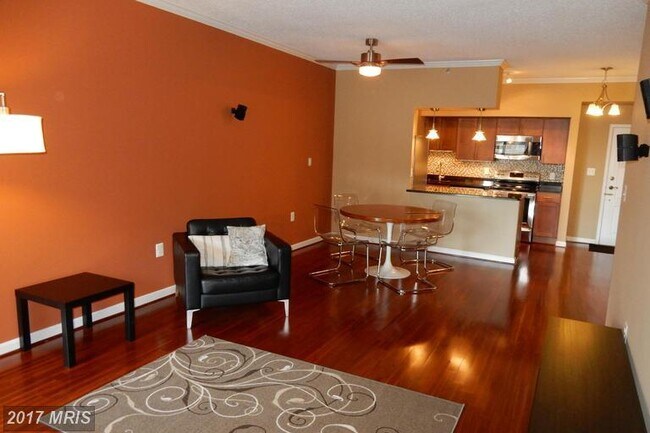 Dinning Room - 1211 S Eads St