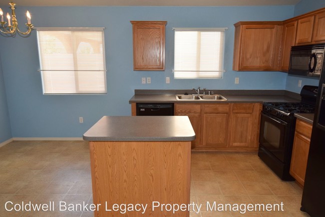 Building Photo - 9008 Blue Meadow Trl SW
