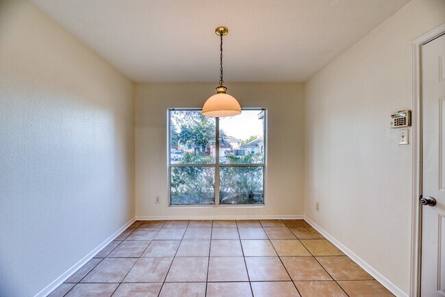 Foto del edificio - 7210 Fox Hall Ln