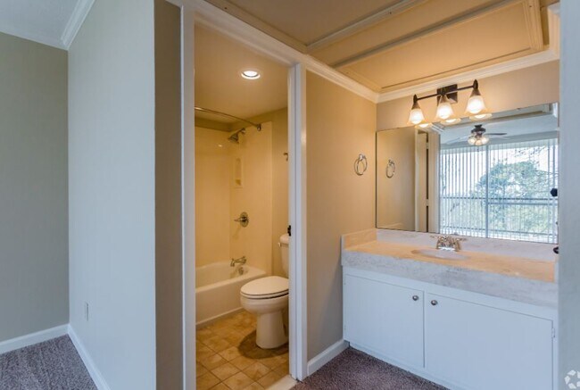 Foto del edificio - The Lakewood House Apartments