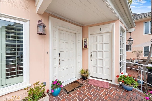 Foto del edificio - 462 Cliff Dr