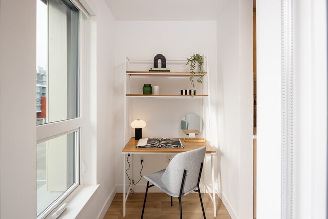 Building Photo - Sterling