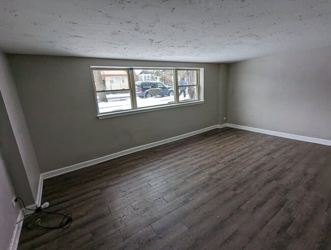 Building Photo - 7159 S Francisco Ave