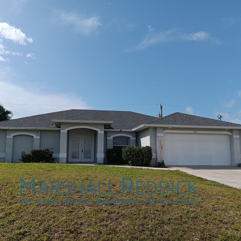 Primary Photo - Pool Home 3 Bedroom,with a Den 2 Bath in d...
