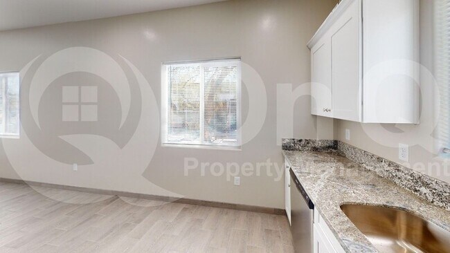 Foto del edificio - 442 E Wilcox Dr