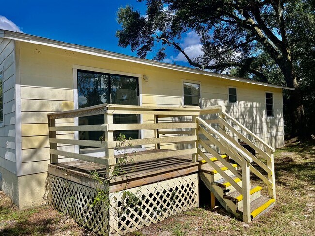 Foto del edificio - NICE 3BR/2BA Dade City Home w/ a Deck!! NO...