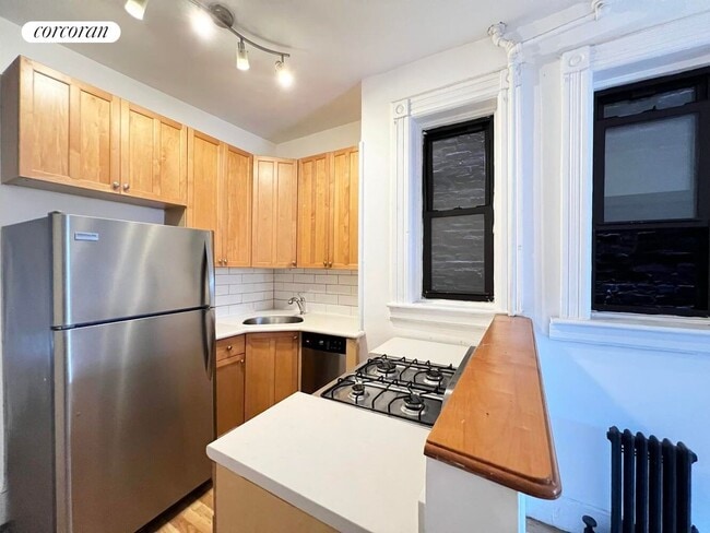 Building Photo - 539 Bergen St