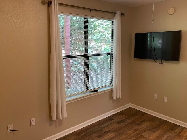 Foto del edificio - 2310 Timber Oak Ln