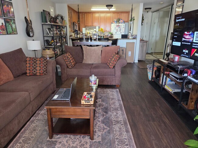 Foto del edificio - 3030 Suncrest Dr