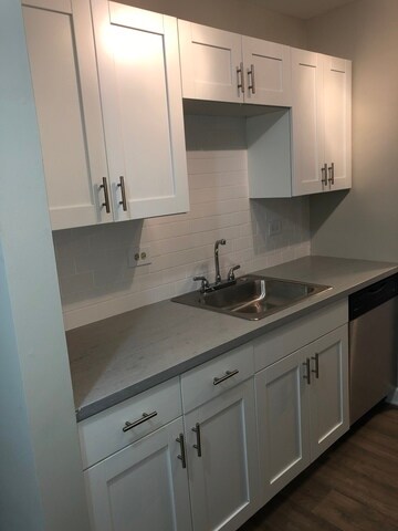 Building Photo - 12 Oak Creek Dr