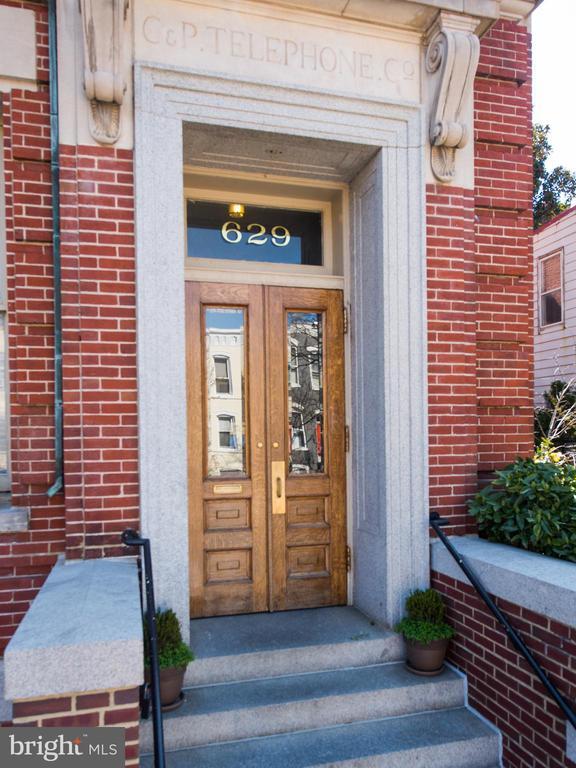 Foto principal - 629 Constitution Ave NE