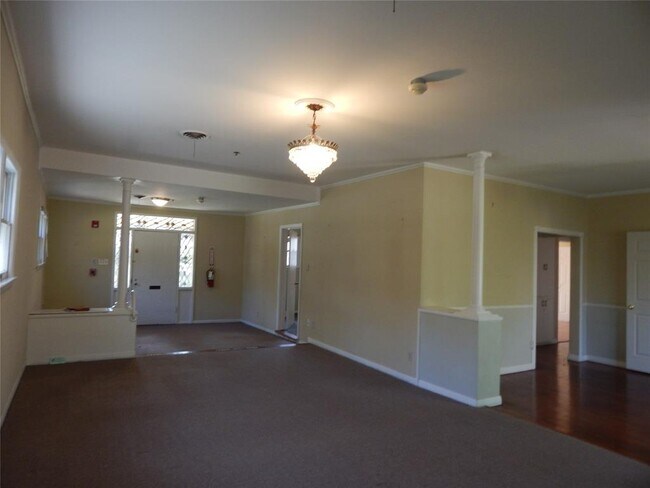 Building Photo - 1207 N Thompson St
