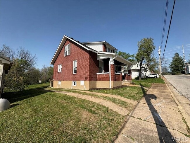 Building Photo - 615 Horn St