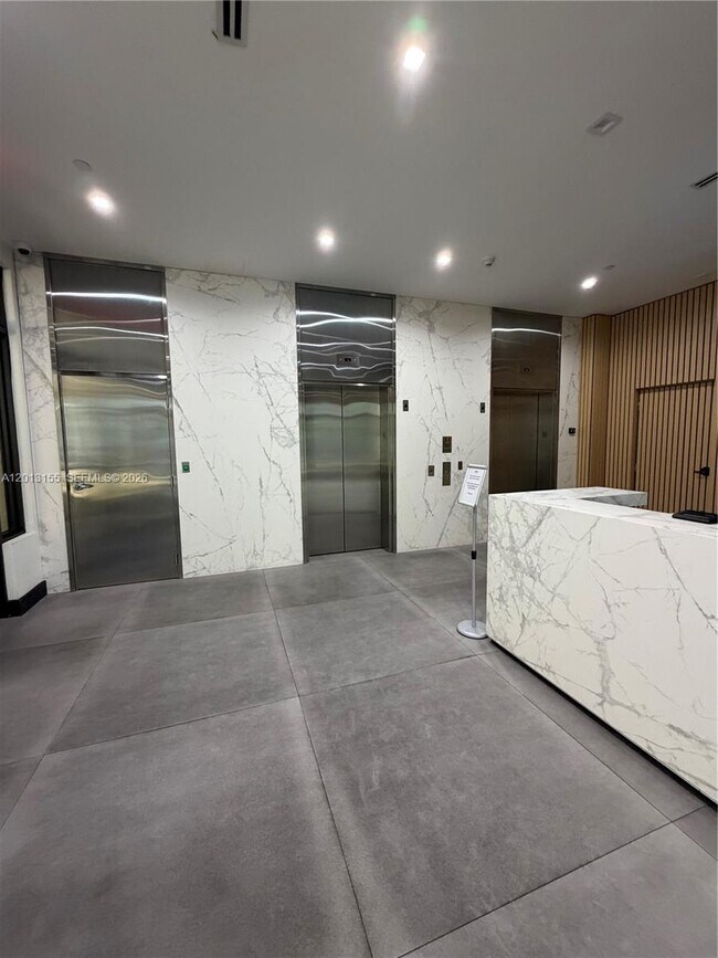 Foto del edificio - 4100 Salzedo St