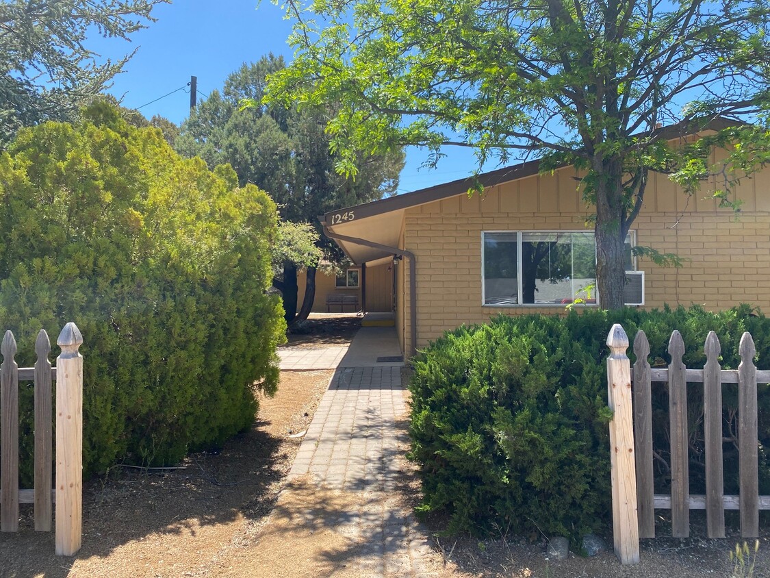 Primary Photo - 1245 Stetson Rd