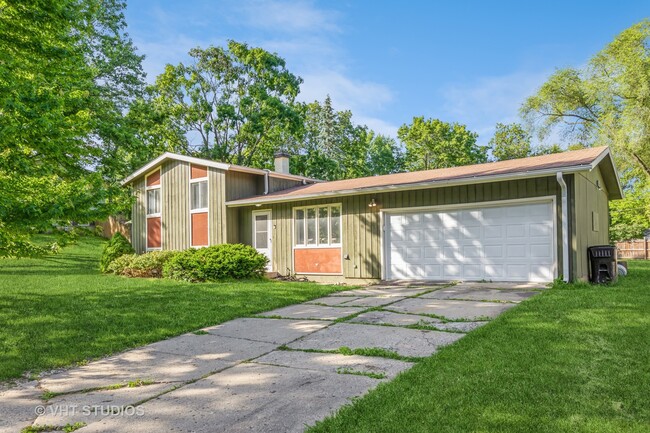 Building Photo - 6406 Shannon Dr