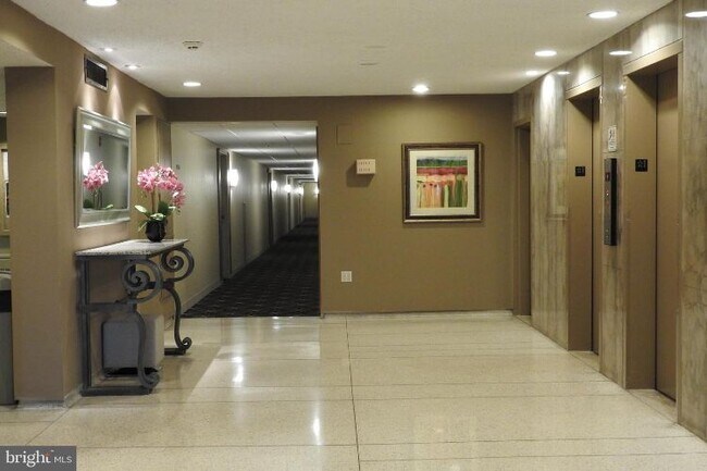 Foto del edificio - 100 West Ave