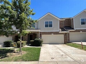 Building Photo - 3708 Sicily St