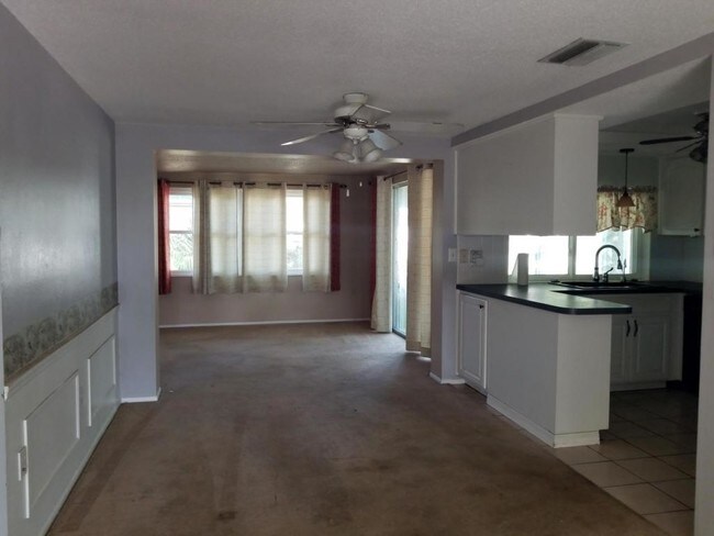 Foto del edificio - 8217 Split Rail Lane
