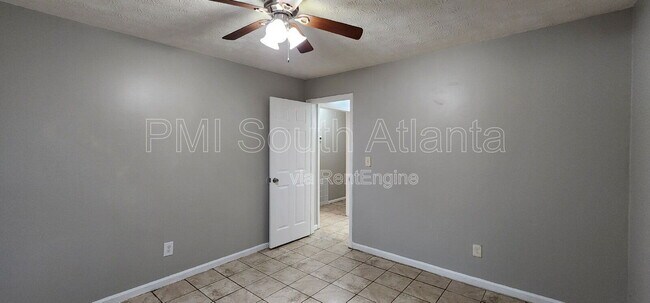 Foto del edificio - 107 Spring Ct