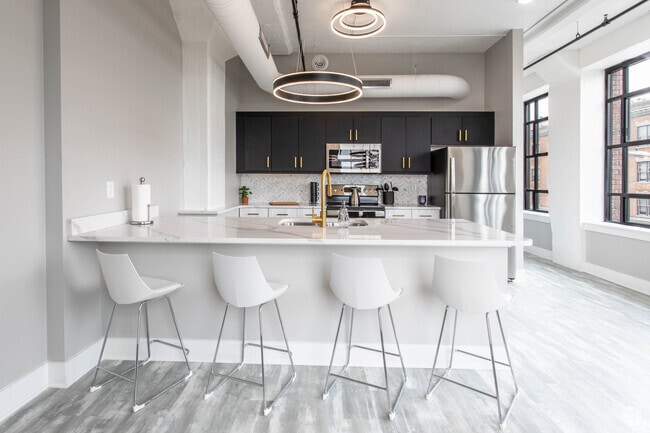 1 Br, 1 Bath - 778 SF - Graphic Arts Lofts