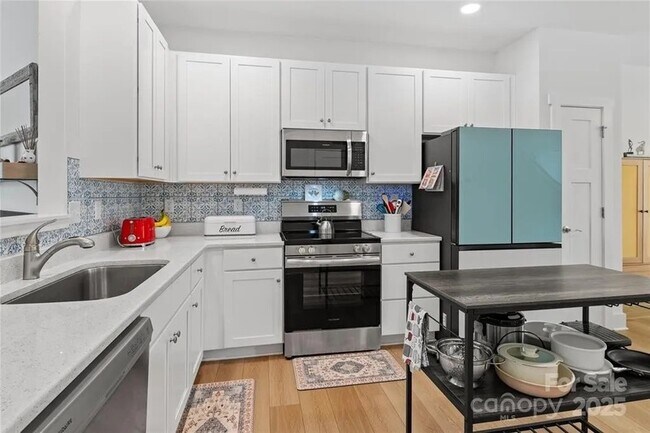 Foto del edificio - 212 Rockrose Ct