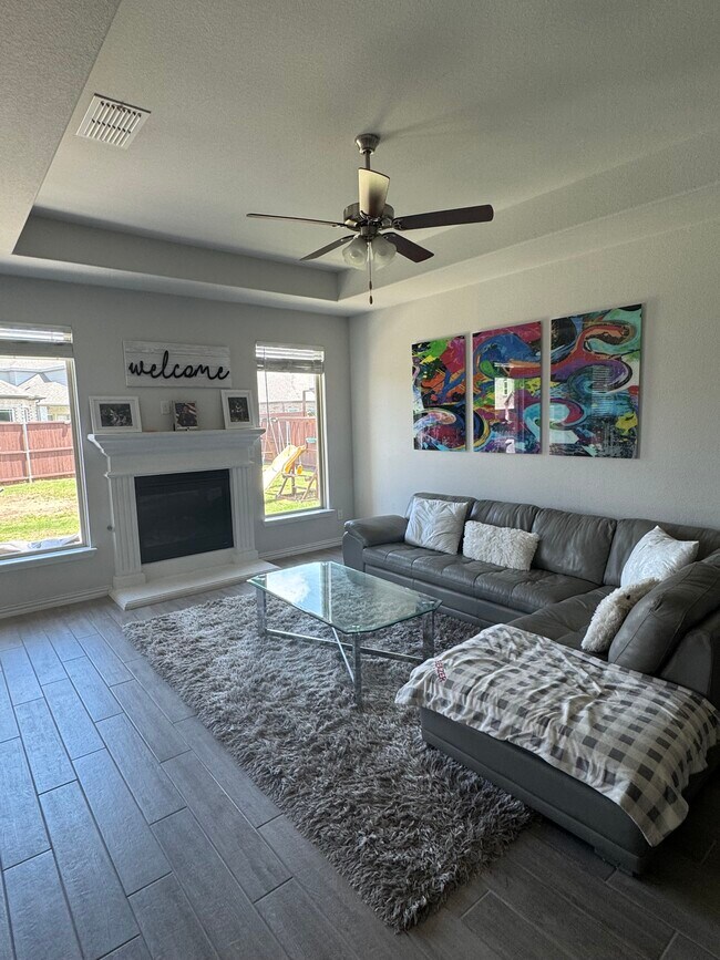Building Photo - 4100 Smokey Hill Ct