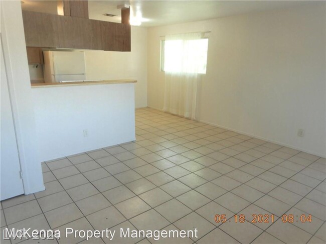 Building Photo - 2 br, 1 bath House - 1508 Cobb Lane #4