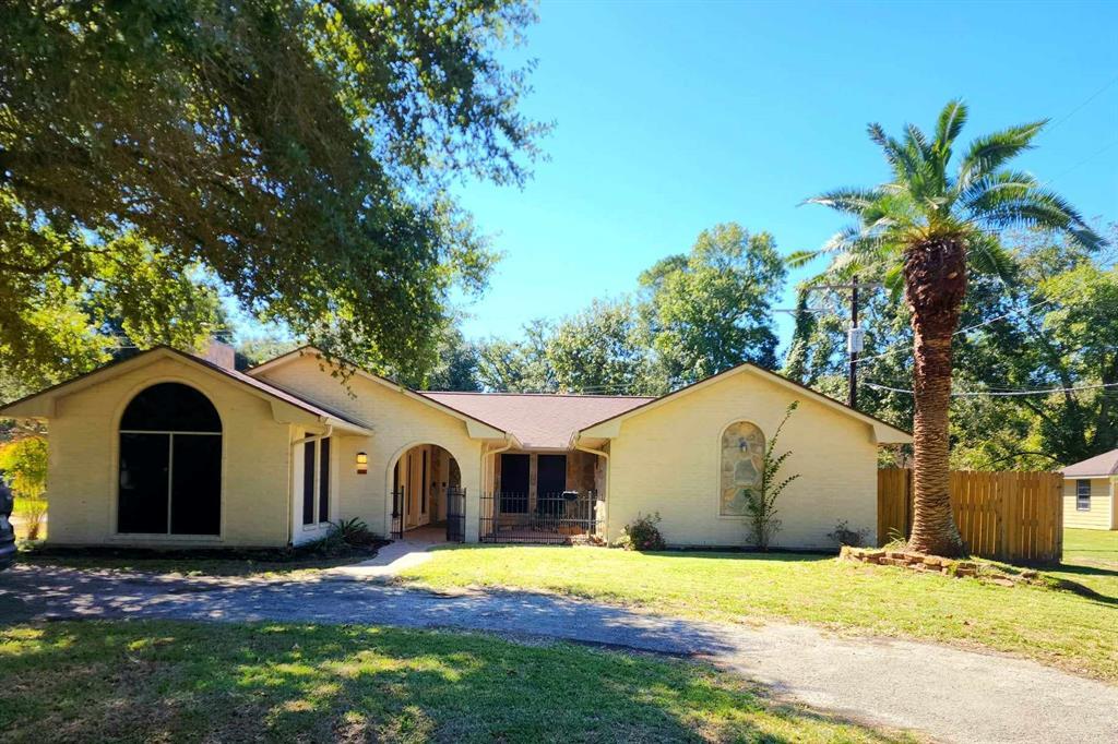 6 Hillcrest St, Dayton, TX 77535 House Rental in Dayton, TX