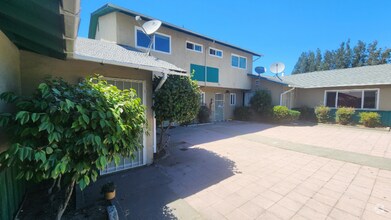 Building Photo - 541-553 Admiral Callaghan Ln
