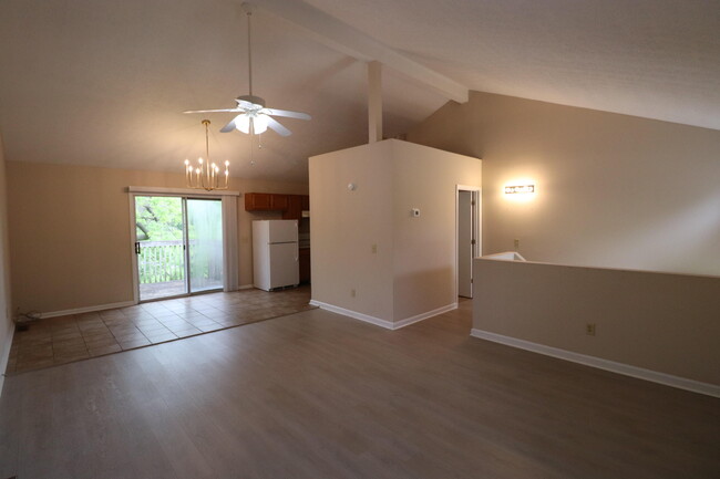 Foto del edificio - 406 Lakeview Dr