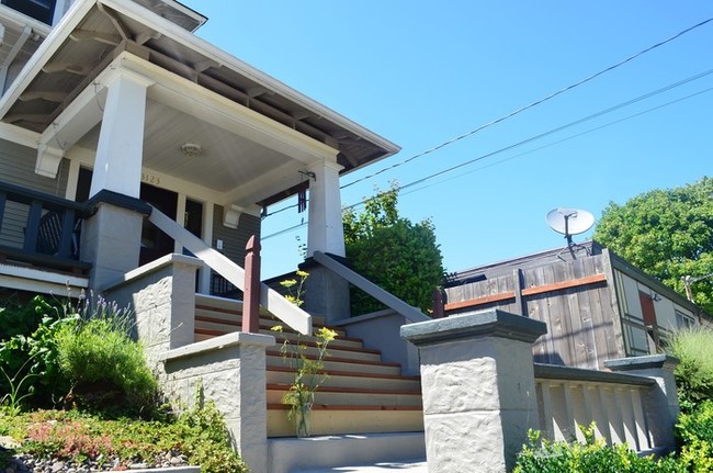 Building Photo - Open House Saturday Aug 24th from 12-2!