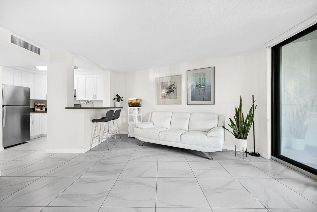 Foto principal - 1301 River Reach Dr