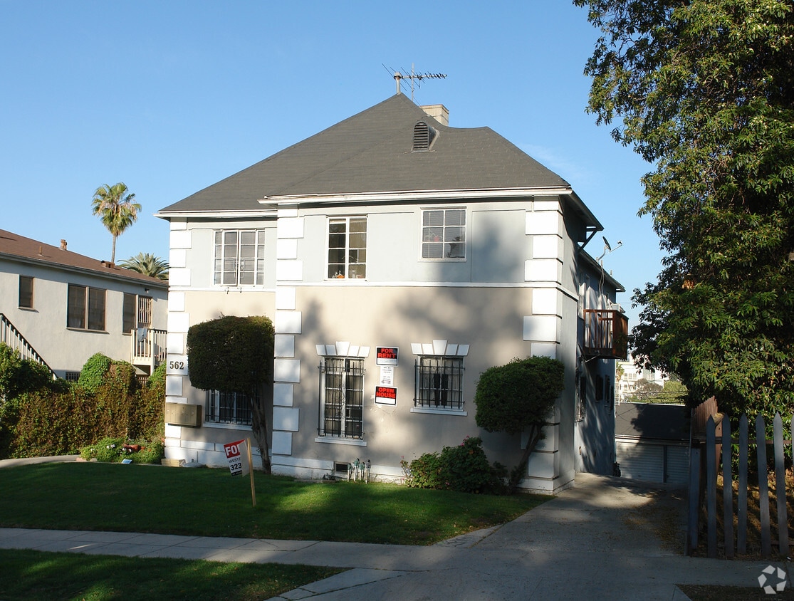 Building Photo - 562 N Mariposa Ave