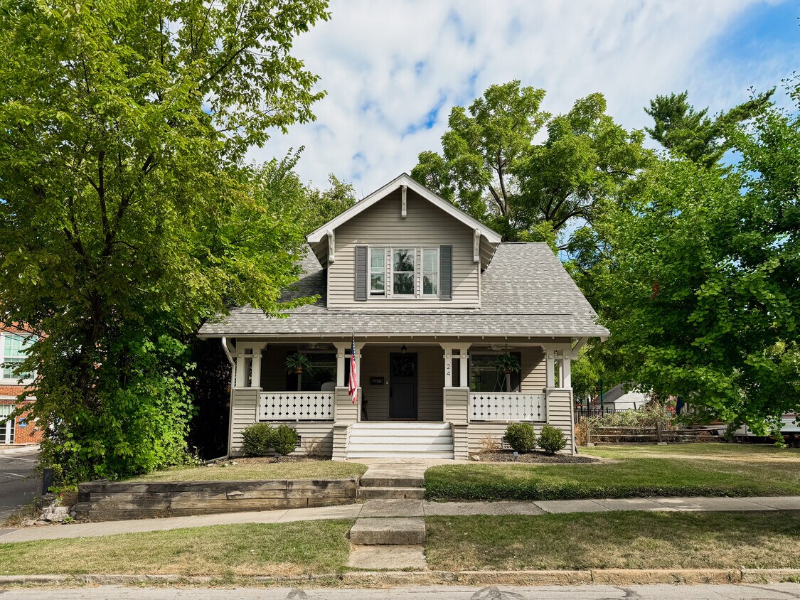 Primary Photo - 24 E Park St