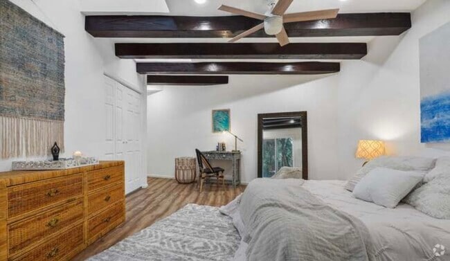 Building Photo - 624 N Topanga Canyon Blvd