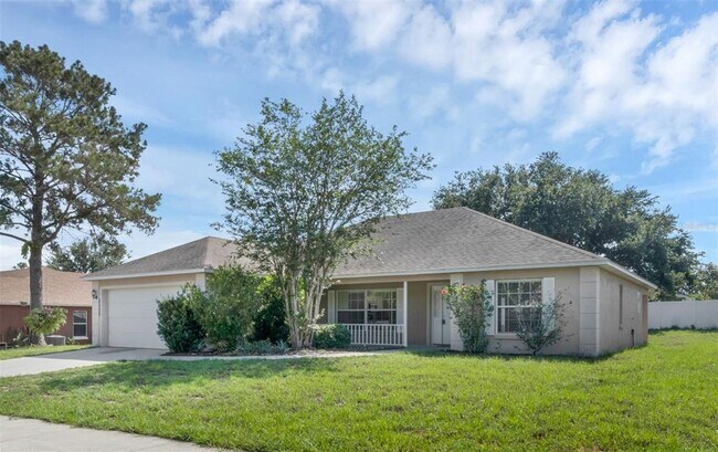 Building Photo - 10621 Cedar Forest Cir