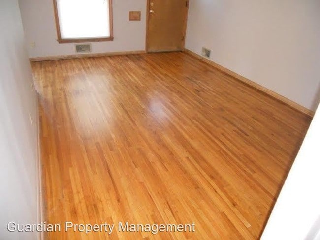 Building Photo - 2497 Edgcumbe Rd