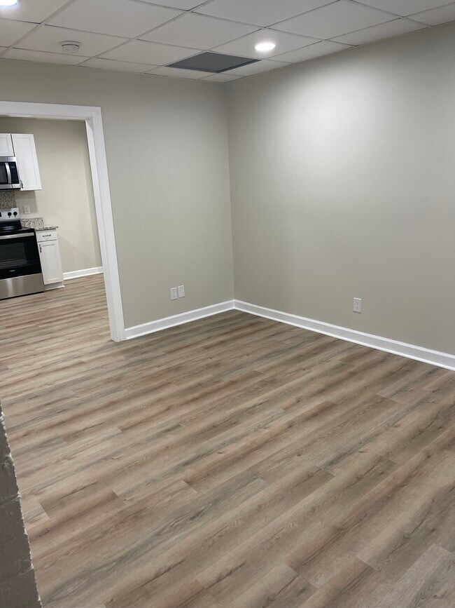 Building Photo - 100 Laurel Hill Cir