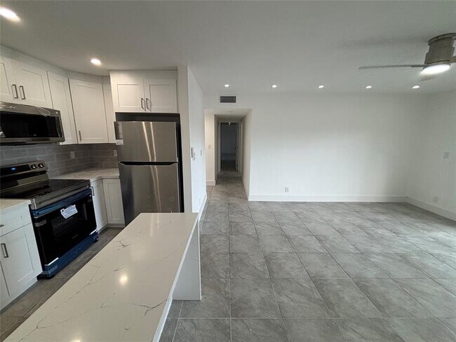 Foto del edificio - 505 S Pine Island Rd