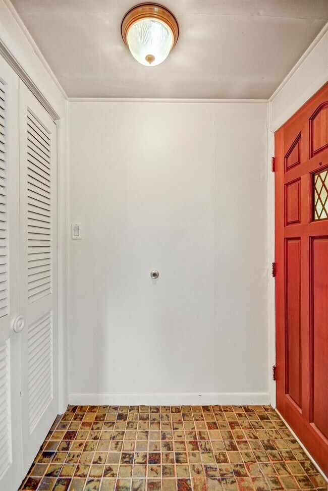 Foto del edificio - 1940 Chalmers Dr