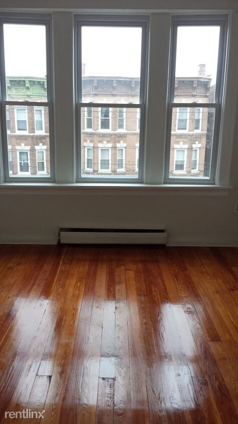 Building Photo - 2 br, 1 bath  - 83 Bostwick Ave 1l