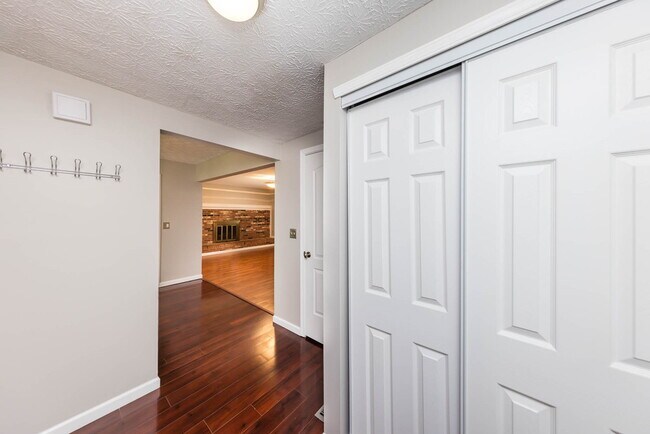 Foto del edificio - 4040 Carlow Ct