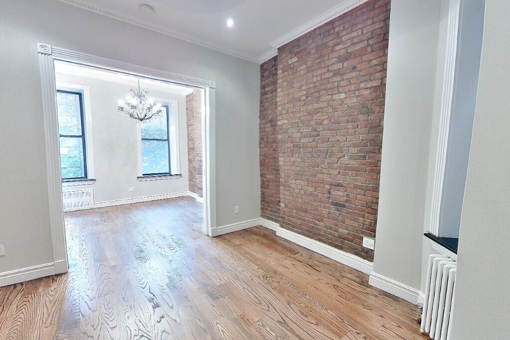 Primary Photo - 246 Mott St