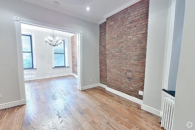 Building Photo - 246 Mott St