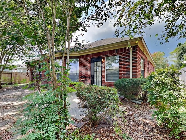 Building Photo - 3523 Pine Valley Dr