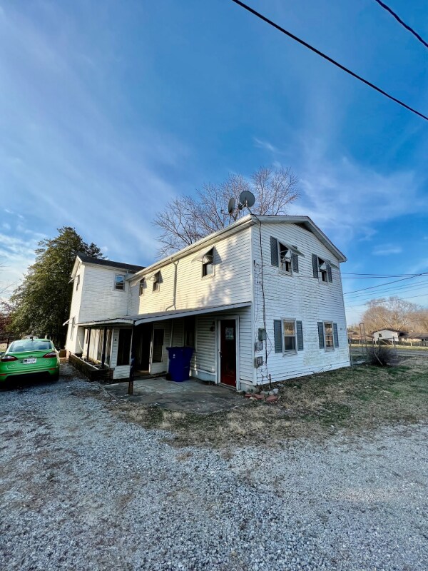Primary Photo - 1599 W Maple Grove Rd