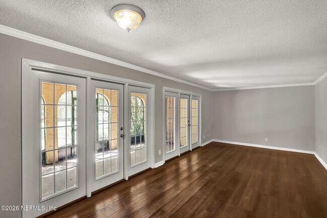 Building Photo - 3918 La Mirada Dr N
