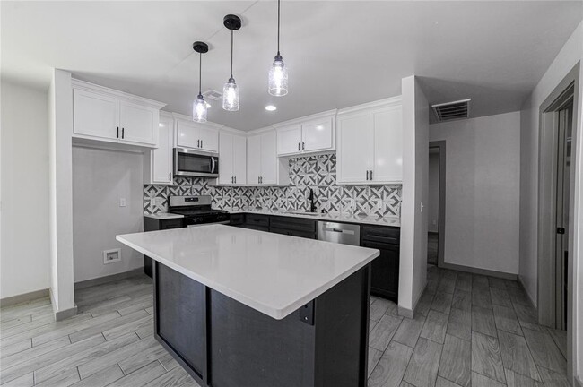 Foto del edificio - 1717 Breckenridge Dr